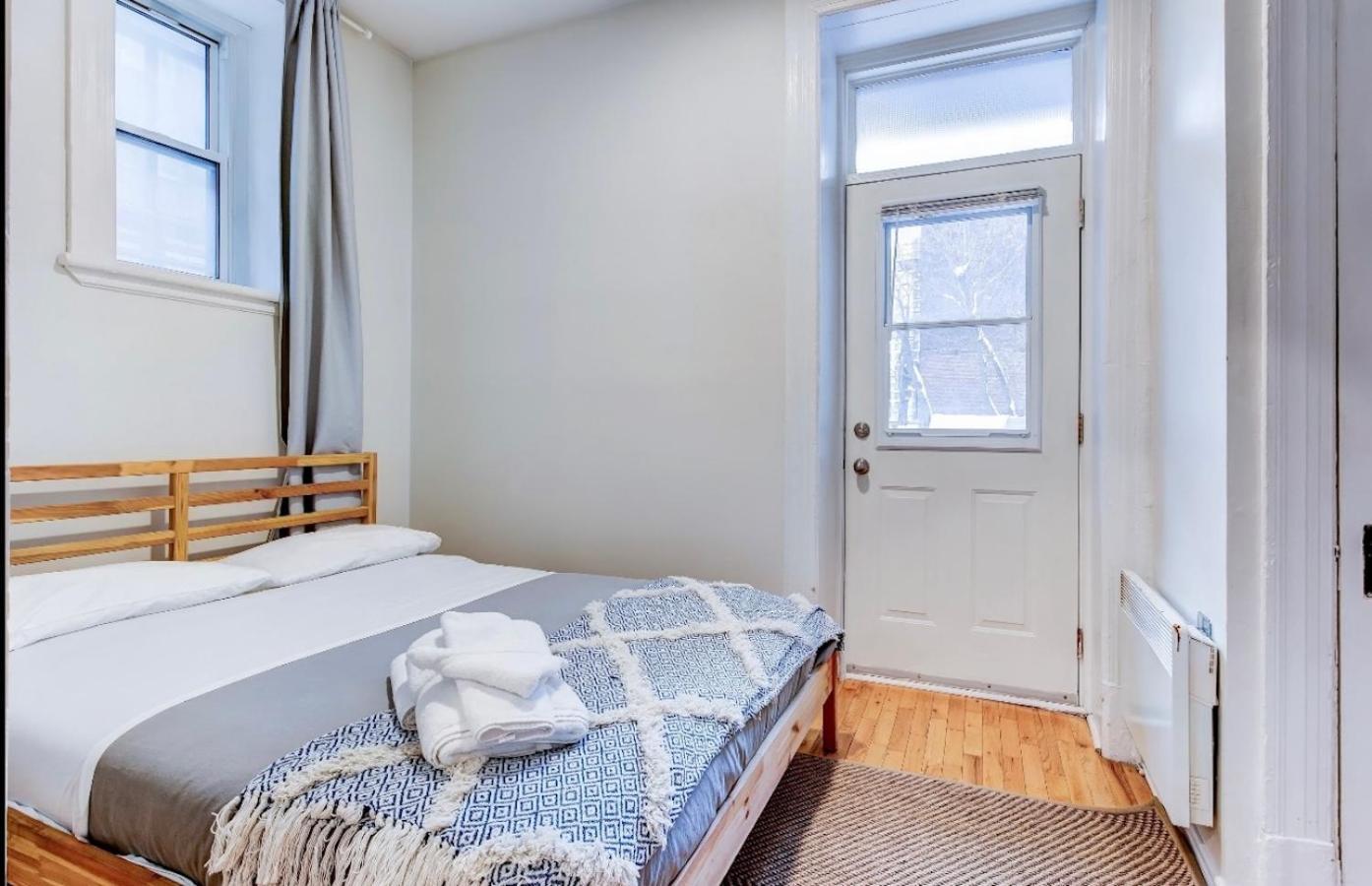 Appartamento Chic Haven Downtown Mtl Montréal Esterno foto